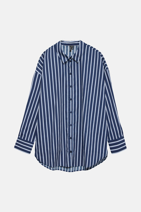 Blouse met lange mouwen in blauw gestreept van Vero Moda, losse pasvorm met zichtbare knopen.