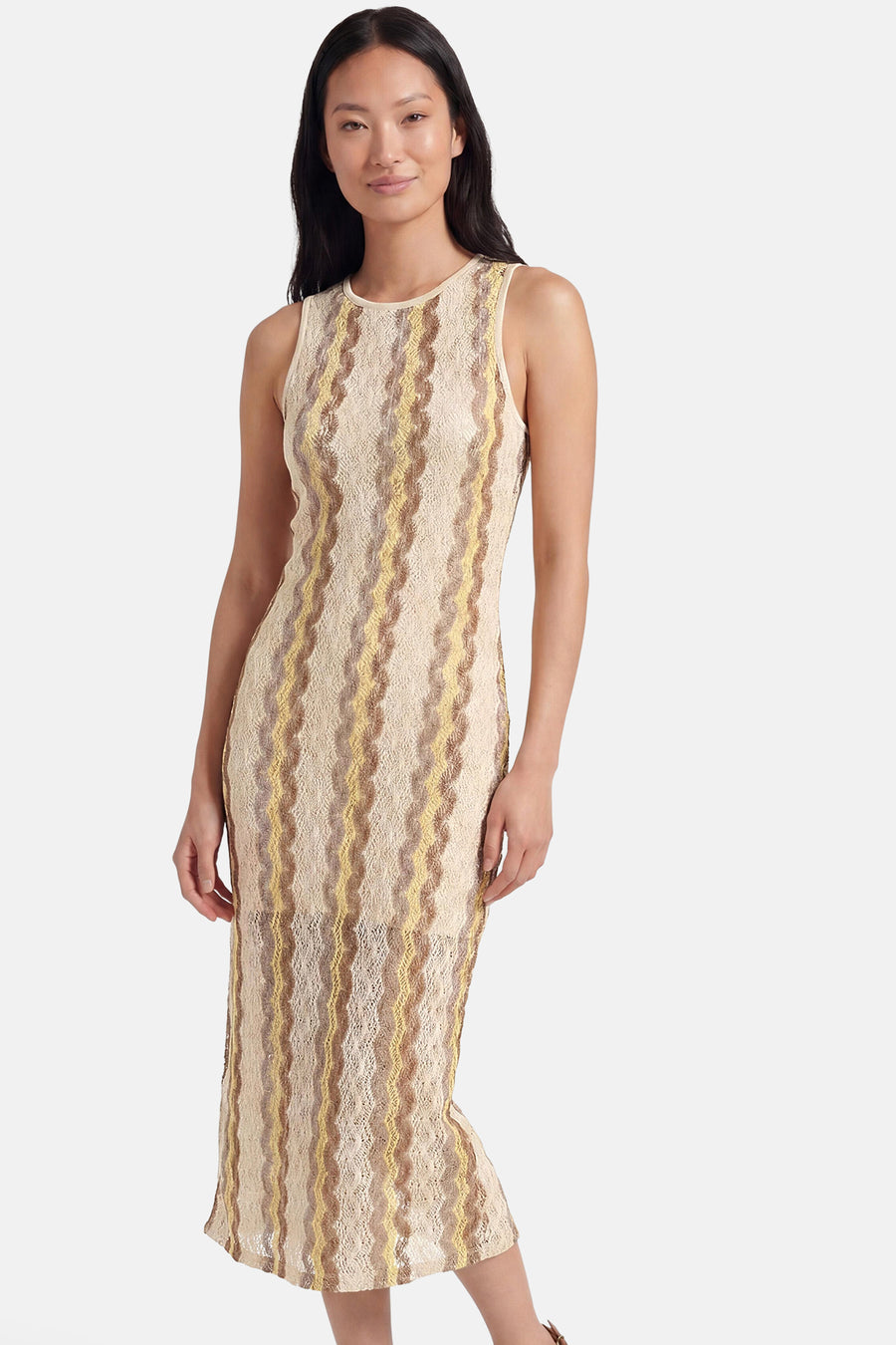 Robe multicolore de VERO MODA® longue et sans manches, en maille à rayures ondulées beiges, marron et jaunes.