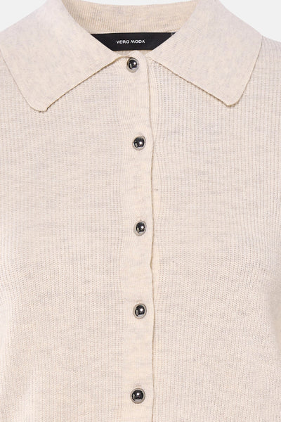 Beige cardigan van VERO MODA met zilveren knopen en klassieke kraag.