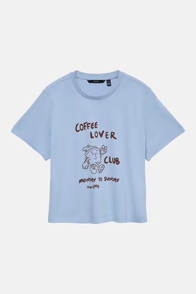 T-shirt bleu à manches courtes de Vero Moda avec inscription et illustration sur le devant.
