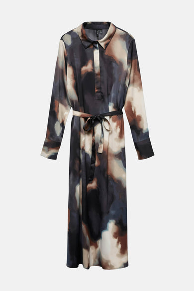 Multikleurige lange jurk met lange mouwen van VERO MODA, met strikceintuur en abstract patroon.