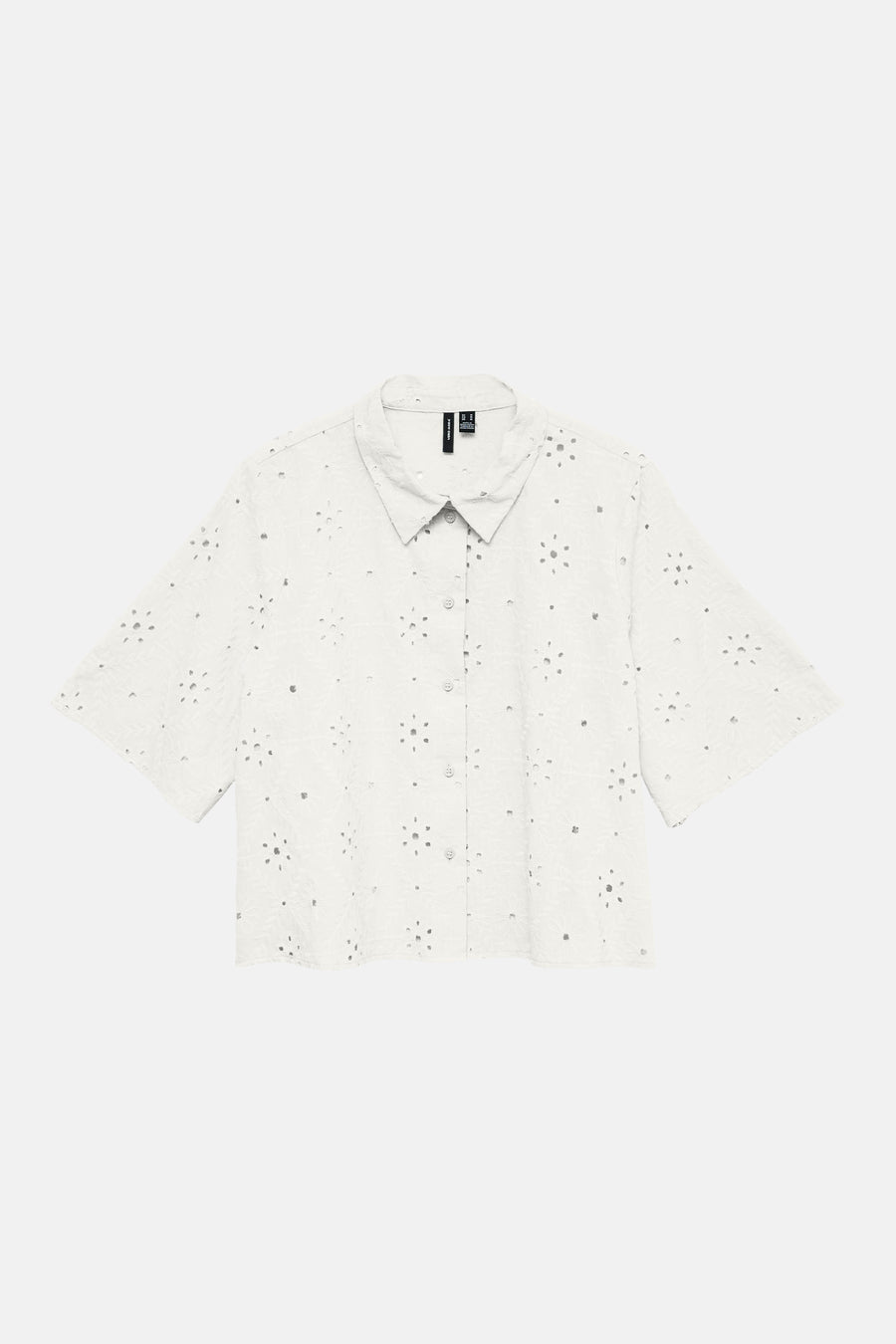 Chemise à manches courtes blanche de VERO MODA® en broderie anglaise, boutonnée avec col.