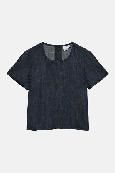 Donkerblauwe spijkerblouse van VERO MODA, met onopvallende ritssluiting aan de achterkant.