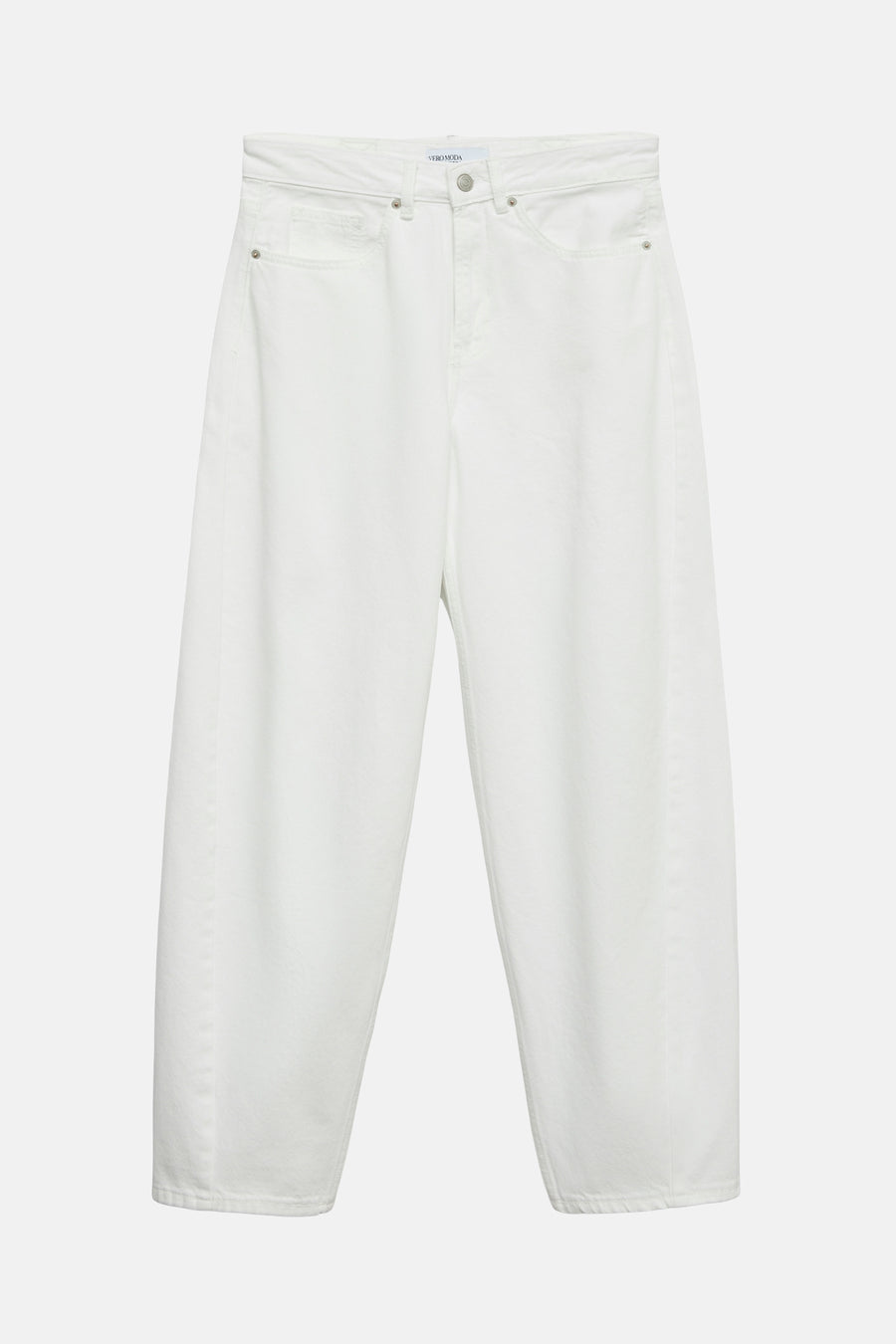 Jean blanc en denim de VERO MODA, coupe ample avec poches et détails argentés.