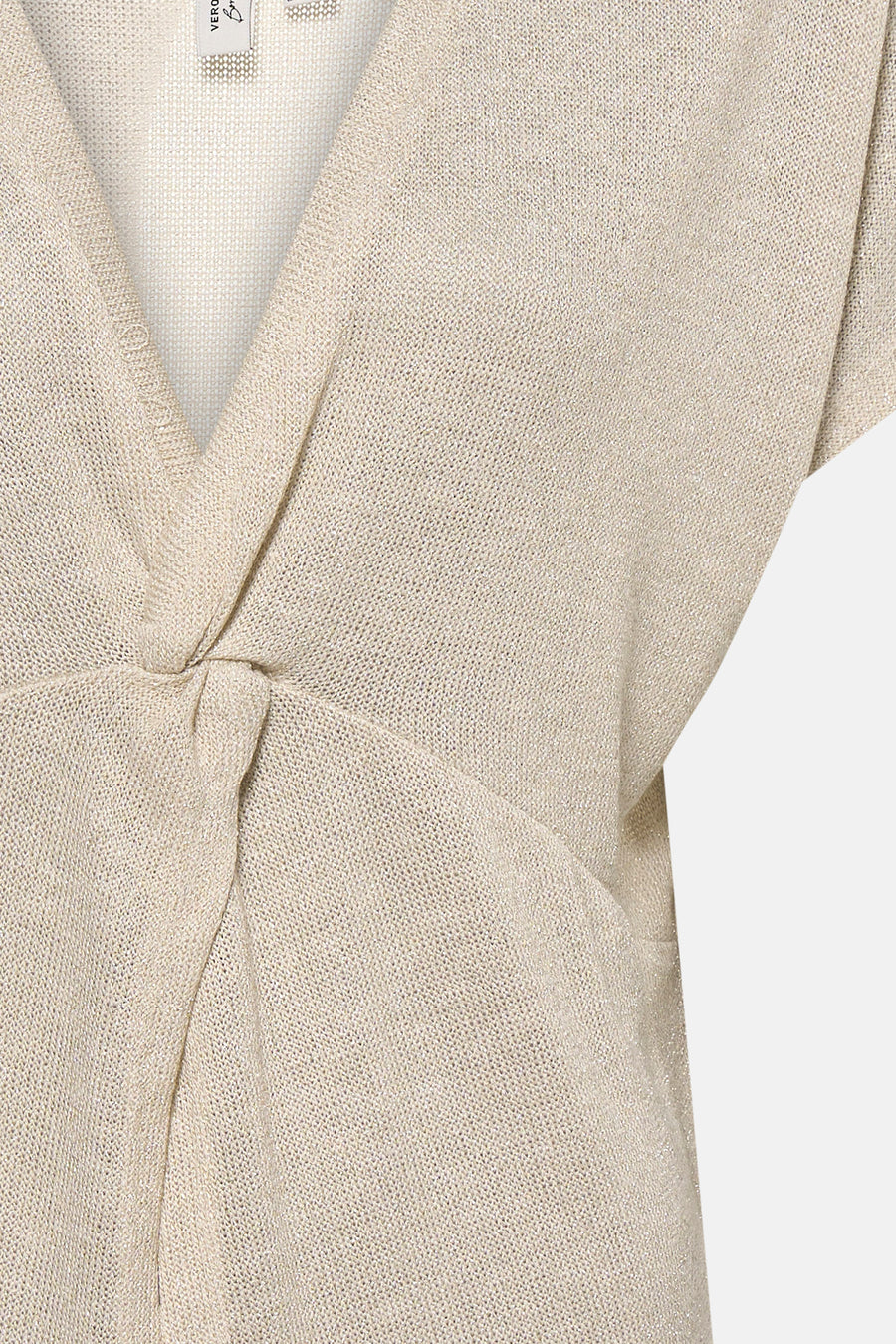 T-shirt beige en maille, de Vero Moda, avec un devant noué et des manches courtes.