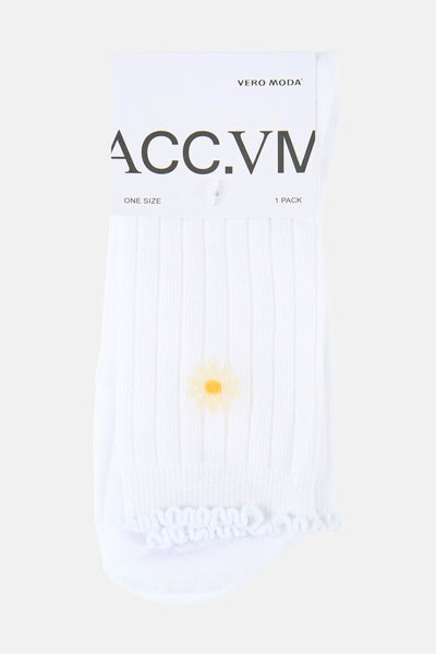 Witte geribbelde sokken van Vero Moda met geborduurd bloemenpatroon.