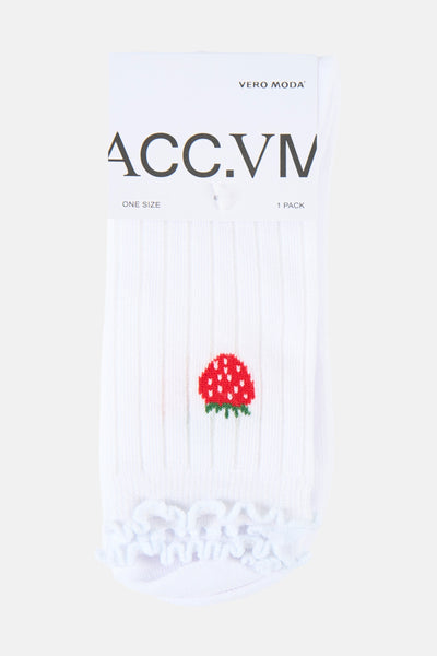 Witte geribbelde sokken van VERO MODA, met aardbeienborduursel en ruchedetails.