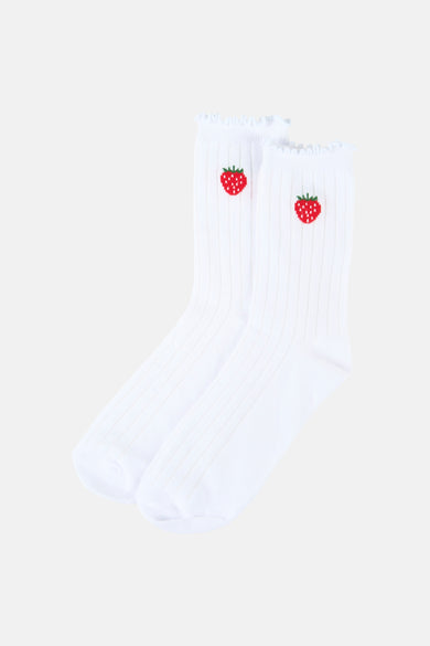 Witte geribbelde sokken van Vero Moda met geborduurde rode aardbeien en geschulpte randen.