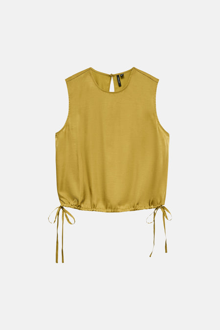 Blouse sans manches verte de VERO MODA, en tissu fluide, avec col rond, découpe goutte d'eau au dos et liens à nouer à l'ourlet.