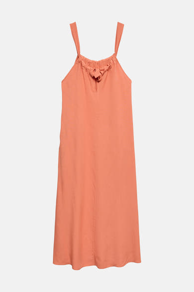 Robe orange de VERO MODA fluide à fines bretelles, décolleté froncé avec nœud.