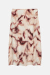 Multikleurige lange rok van VERO MODA® met wazig rood en perzik abstract patroon, geweven textuur.