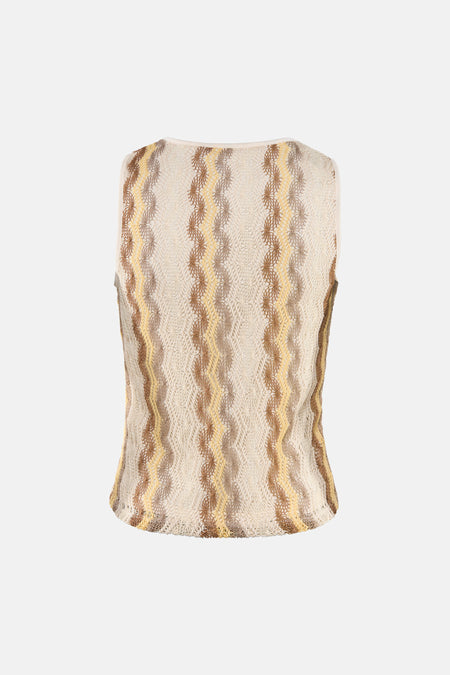 Top sans manches multicolore de VERO MODA® en tricot ajouré à rayures ondulées, vue de dos.