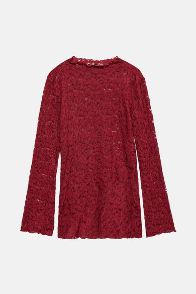 Rode T-shirt met lange mouwen van VERO MODA® in gekreukelde kant met rucheskraag en uitlopende mouwen.