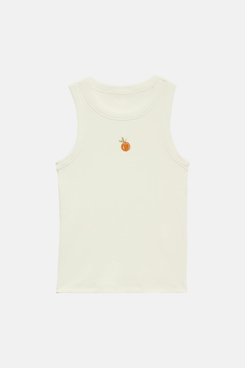 Witte tanktop van VERO MODA met een kleine oranjeborduur op de voorkant, in geribbelde stof.