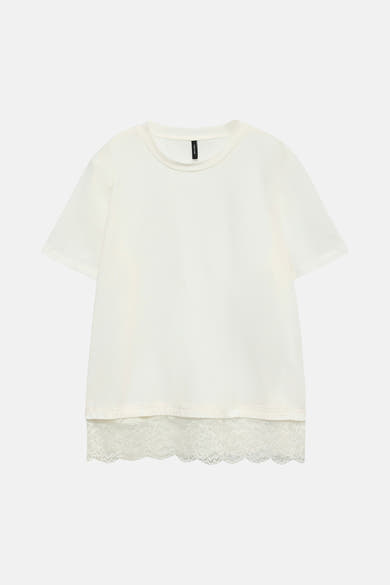 T-shirt blanc à manches courtes de VERO MODA avec ourlet en dentelle.