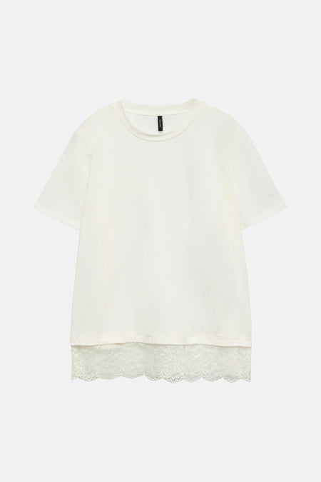 T-shirt blanc à manches courtes de VERO MODA avec ourlet en dentelle.