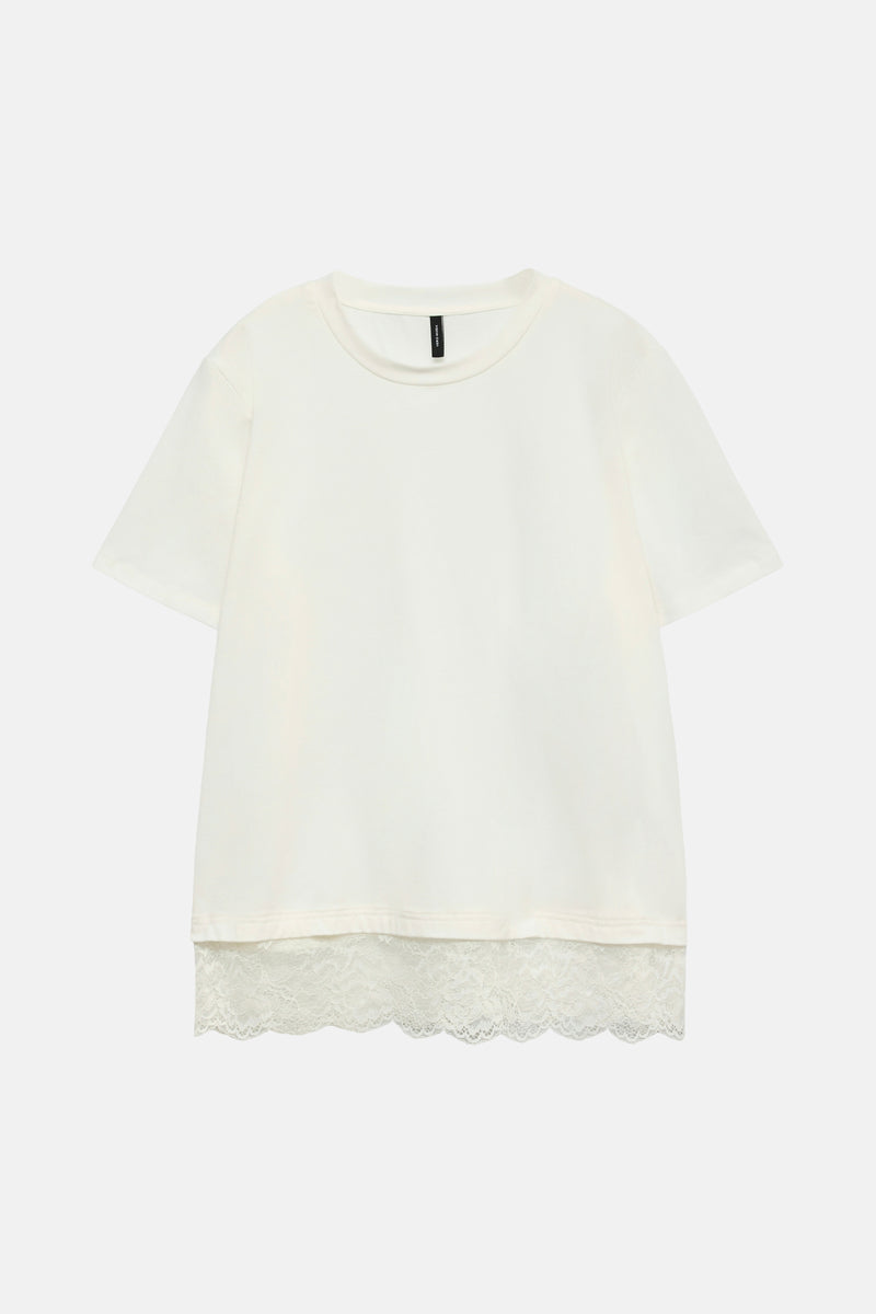 T-shirt blanc à manches courtes de VERO MODA avec ourlet en dentelle.
