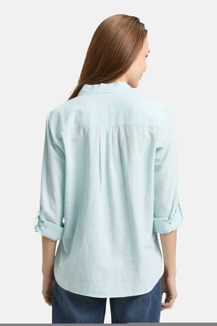 Chemisier à manches longues vert de Tom Tailor, avec des manches retroussées et une coupe décontractée.