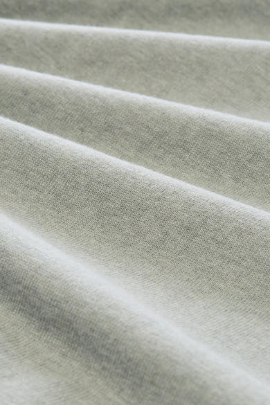 Gros plan sur la maille du pull col O vert Tom Tailor