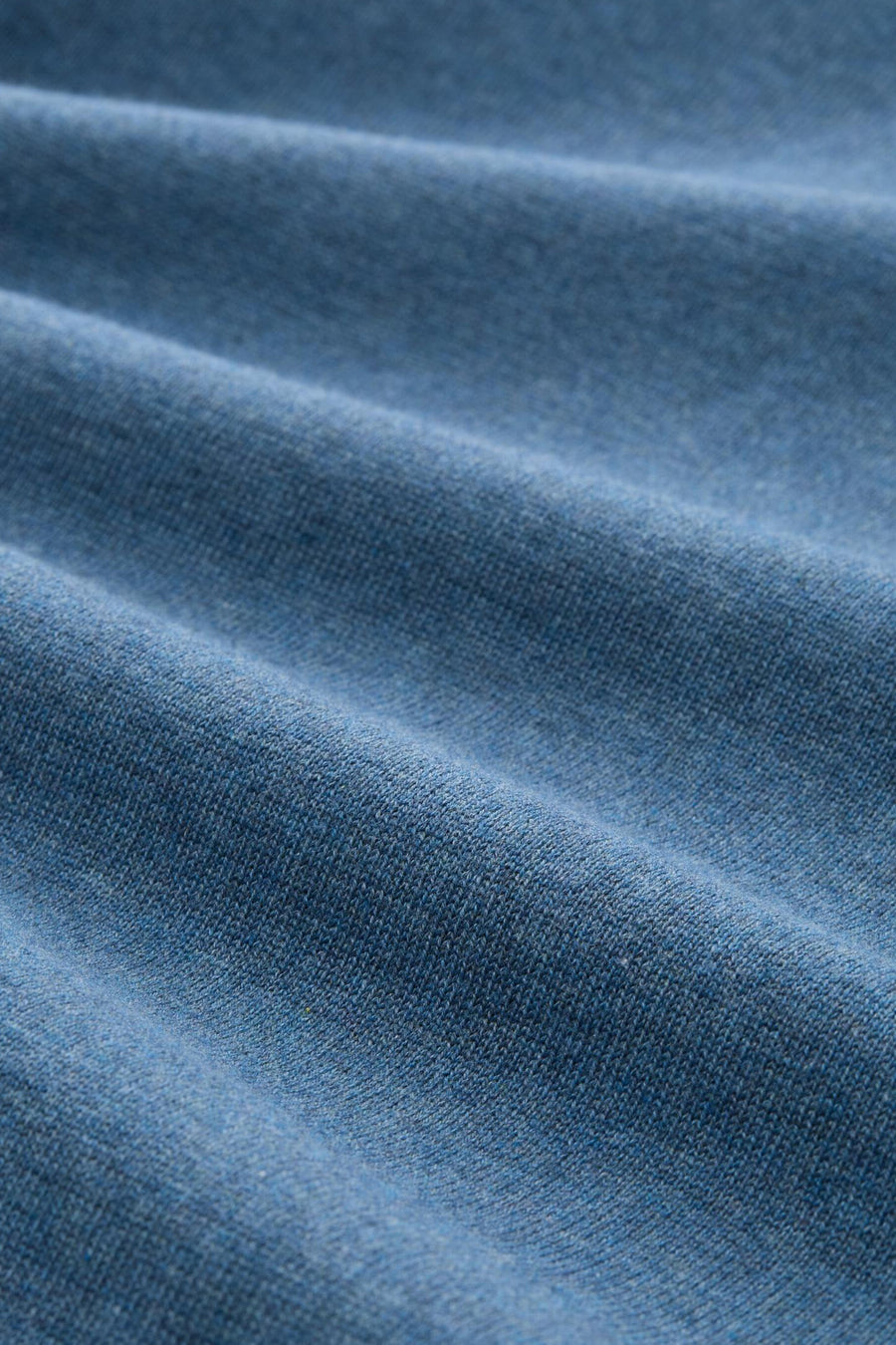 Ronde hals blauwe trui van Tom Tailor, in een getextureerd breisel met zachte plooien.