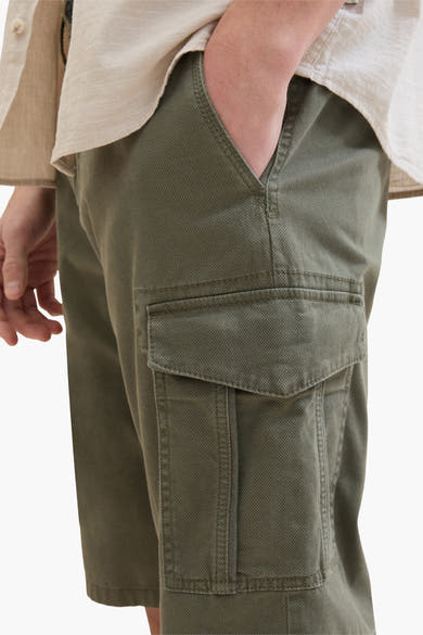 Tom Tailor bermudashort met cargozak en subtiele textuur.