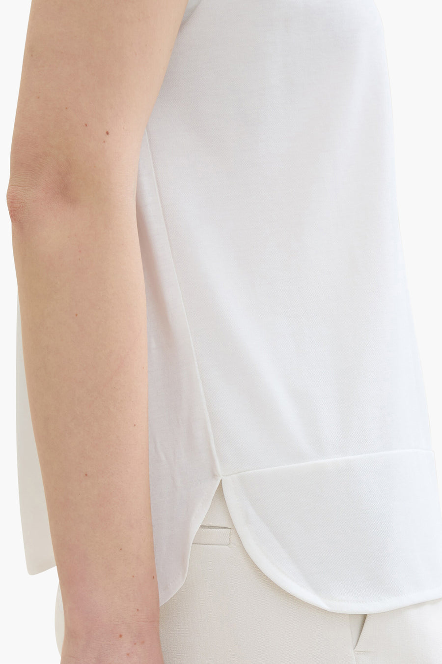 Ecru T-shirt met korte mouwen van Tom Tailor, rechte pasvorm met afgeronde zoom en pas.