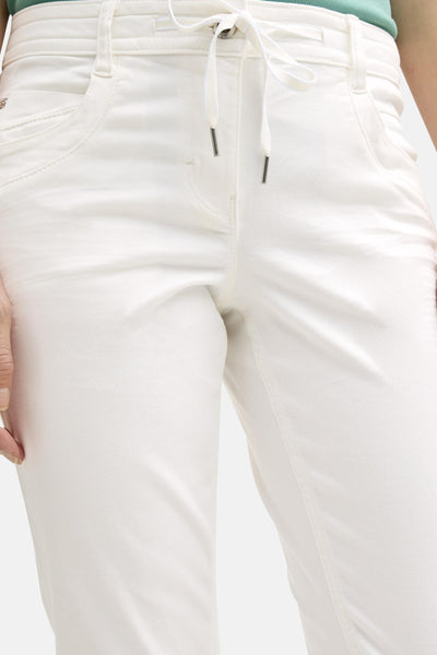 Pantalon coloré blanc de Tom Tailor avec cordon de serrage, poches avant et coupe décontractée.