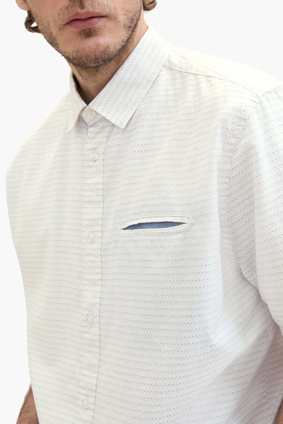 Wit overhemd met korte mouwen van Tom Tailor met een gestreept patroon en een borstzak.