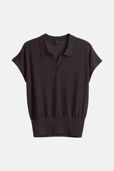 Bruin poloshirt met korte mouwen van OPUS, met een klassieke kraag en een relaxte pasvorm.