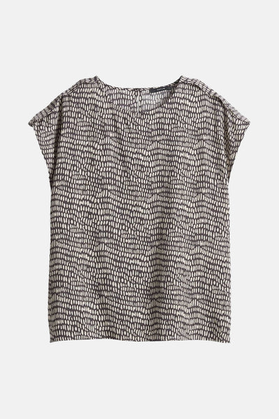 Blouse marron à manches courtes de OPUS, motif moucheté ivoire sur fond sombre.