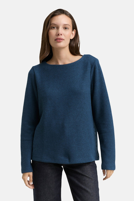 Ronde hals blauwe trui van Tom Tailor, met decoratieve knopen aan de zijkant en lange mouwen.