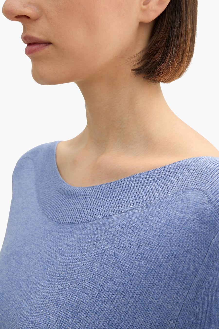 Ronde hals trui blauw van Tom Tailor, geribbelde gebreide textuur, relaxte pasvorm en boothals.