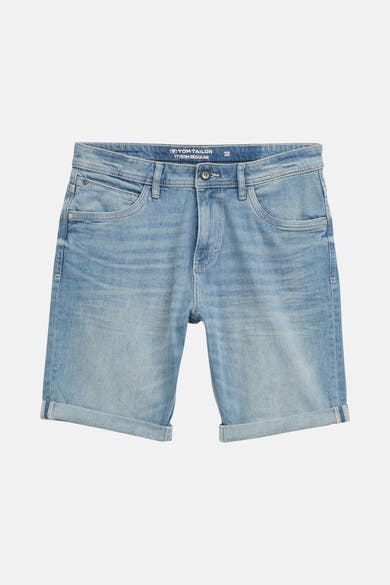 Short en denim bleu clair de Tom Tailor, avec ourlets roulés.