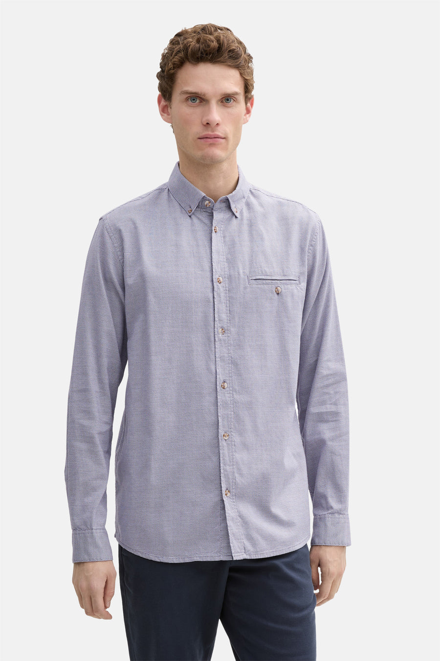 Blauwe blouse met lange mouwen van Tom Tailor, fijn geruit patroon, met borstzak.