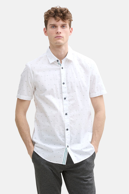 Wit overhemd met korte mouwen van Tom Tailor, met een minimalistisch patroon en donkere knopen.