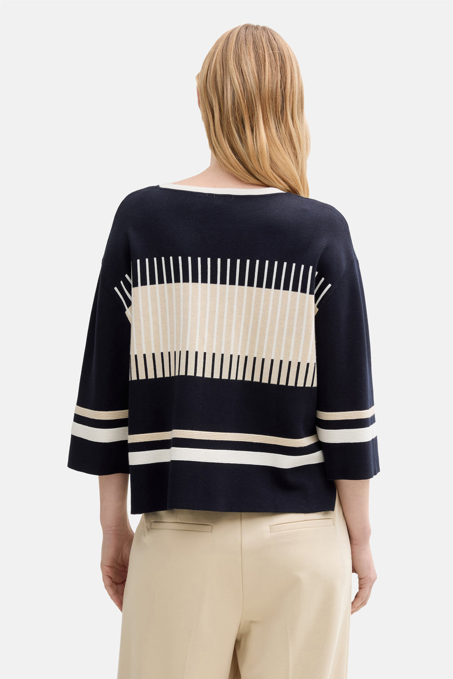 Ronde hals trui blauw van Tom Tailor, met beige horizontale strepen en gebreide details.