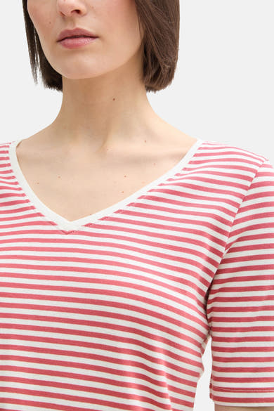 Roze T-shirt met korte mouwen van Tom Tailor, met witte horizontale strepen, V-hals.