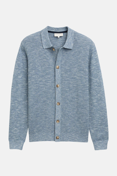 Gilet bleu chiné par Tom Tailor, avec col et fermeture boutonnée, en maille texturée.
