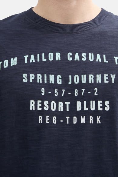 Donkerblauw T-shirt met korte mouwen van Tom Tailor, met een witte tekstprint.