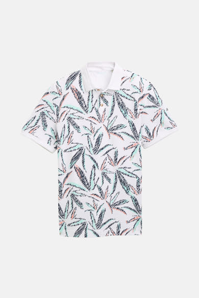 Multikleurig T-shirt met korte mouwen van Tom Tailor, met grafisch bladerpatroon op een witte achtergrond.