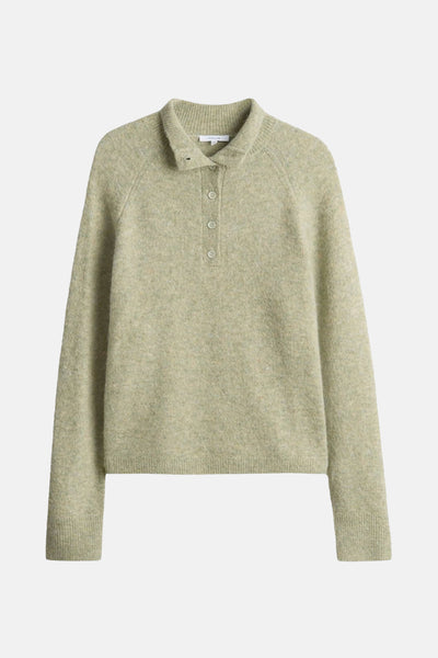 Pull vert en maille d'OPUS, avec col polo et patte de boutonnage à trois boutons.
