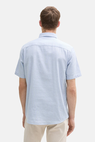 Blauw overhemd met korte mouwen van Tom Tailor, achterkant, met een subtiel stippenpatroon.