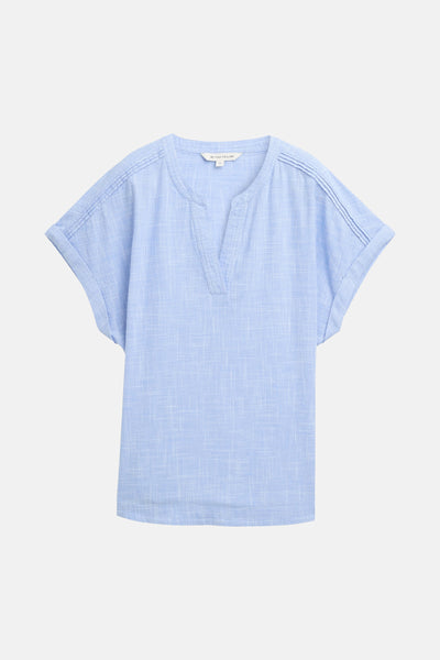 Blouse bleue à manches courtes de Tom Tailor, à motif quadrillé fin et encolure en V.