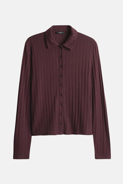 Gilet bordeaux en maille côtelée by OPUS, avec une fermeture boutonnée sur le devant et des manches longues.