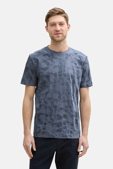 Blauw T-shirt met korte mouwen van Tom Tailor, met een subtiel abstract patroon op een getextureerde achtergrond.
