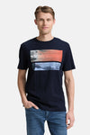 T-shirt bleu à manches courtes de Tom Tailor avec imprimé graphique et porté avec un jean