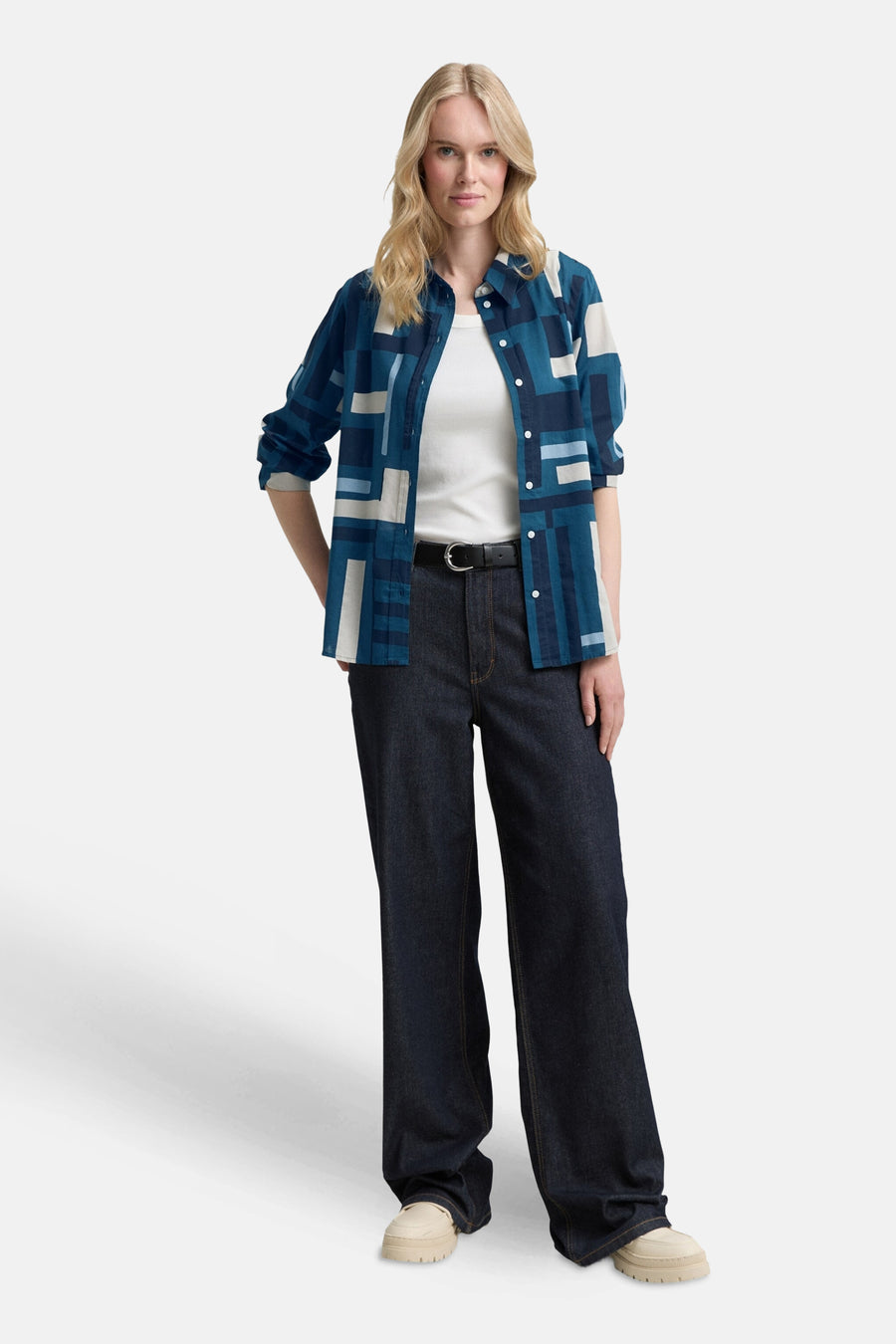Multikleurig overhemd met lange mouwen van Tom Tailor, met een blauw-wit geometrisch patroon.