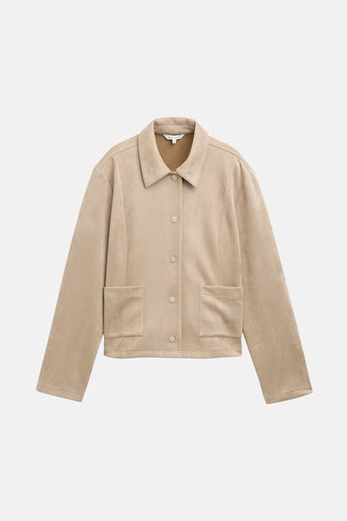 Korte beige jas van Tom Tailor met knopen, opgestikte zakken en een rechte pasvorm.