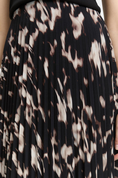 Jupe longue multicolore de Tom Tailor avec un motif abstrait et plissé.
