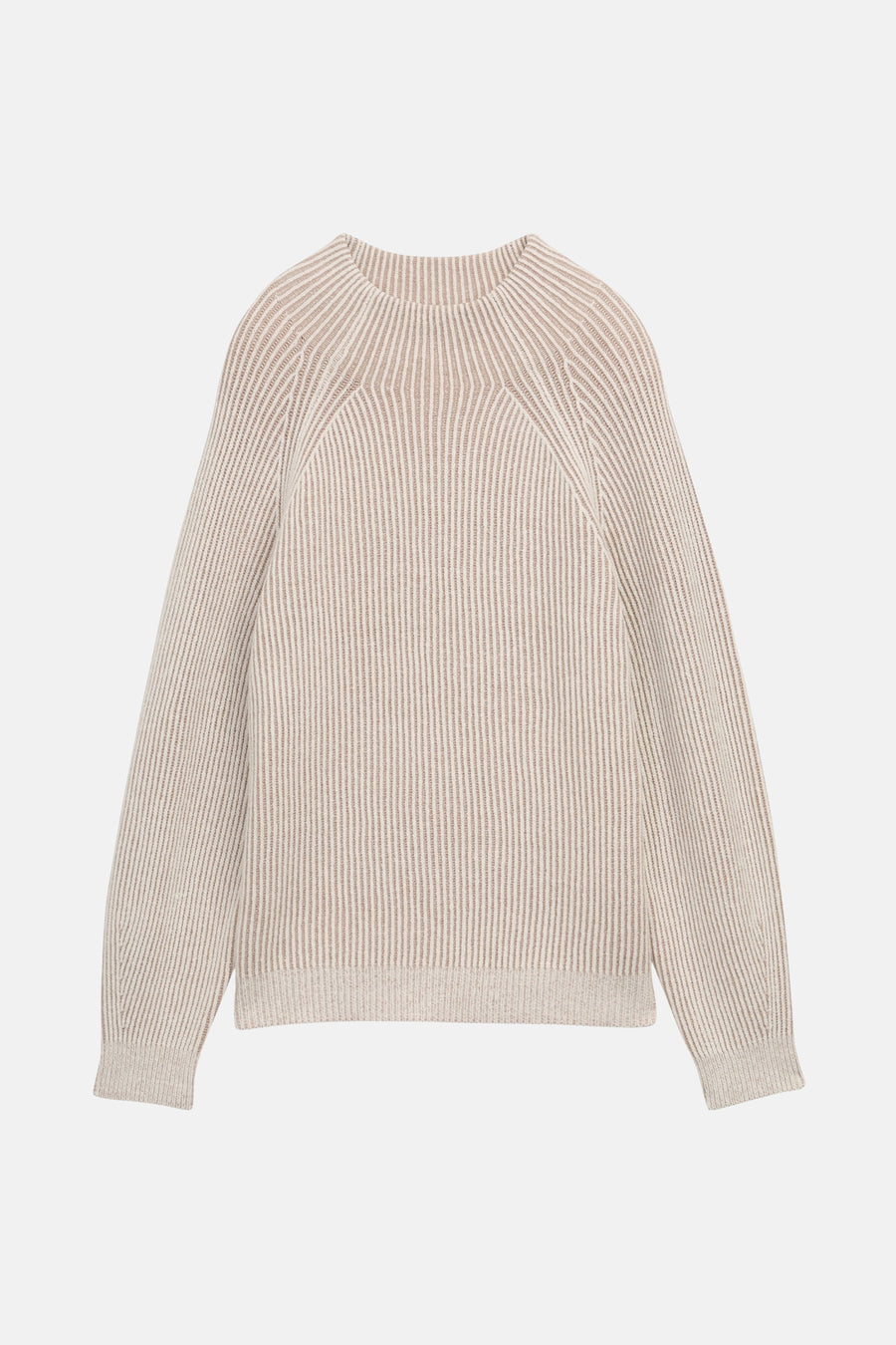 Beige geribde trui van Tom Tailor, met lange raglanmouwen op een effen gebroken witte achtergrond.